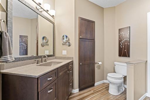 819 Vardon Court, Faribault, MN 55021