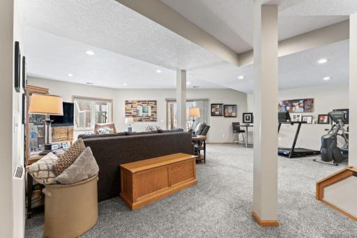 819 Vardon Court, Faribault, MN 55021
