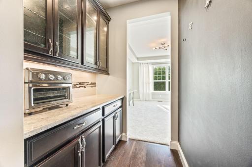 4021 Grand Chevalle Parkway, Chaska, MN 55318