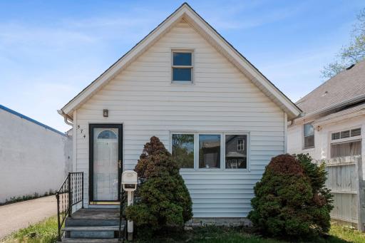 574 Burgess Street, Saint Paul, MN 55103