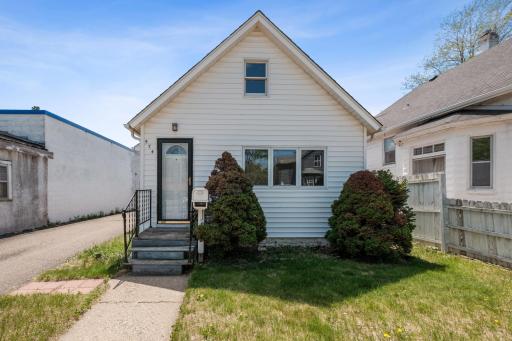 574 Burgess Street, Saint Paul, MN 55103