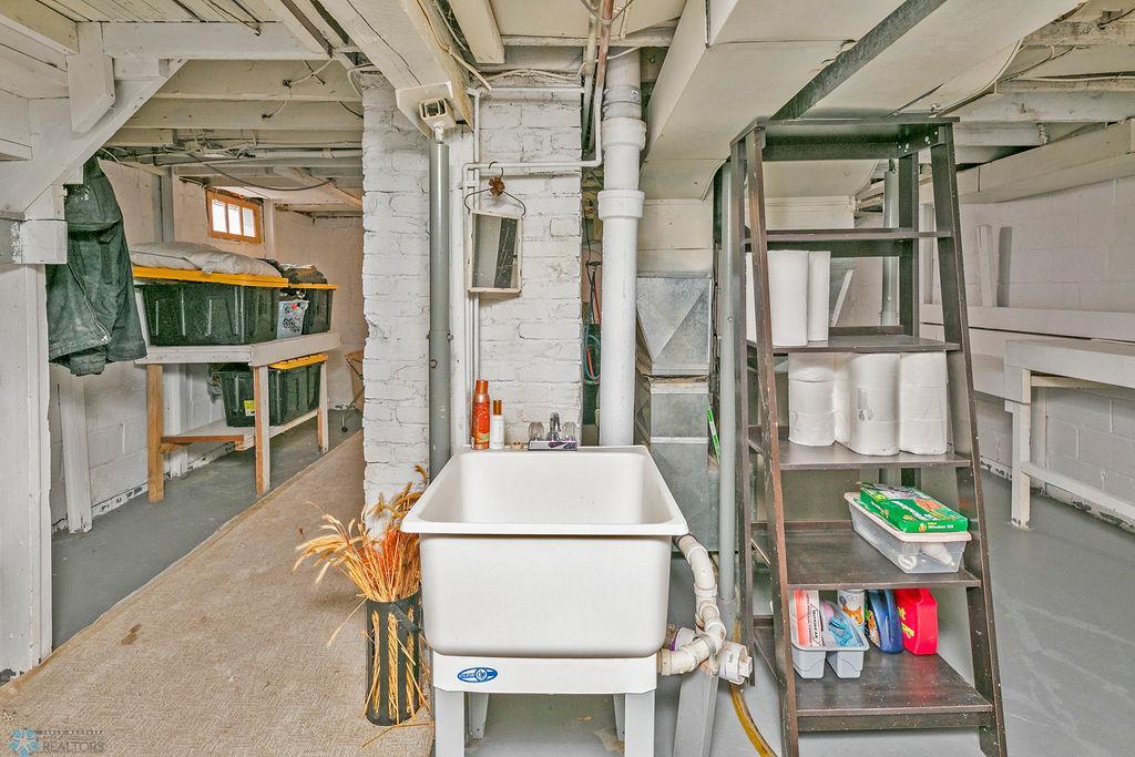 Laundry/Utility sink