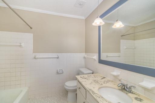 5305 Greenview Lane, Minneapolis, MN 55422