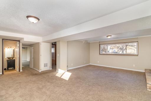 5305 Greenview Lane, Minneapolis, MN 55422