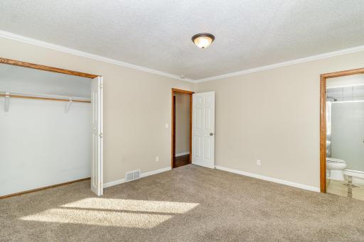 5305 Greenview Lane, Minneapolis, MN 55422