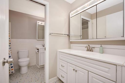 1901 Emerson Avenue S, 208, Minneapolis, MN 55403