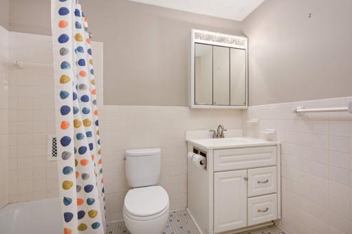 1901 Emerson Avenue S, 208, Minneapolis, MN 55403