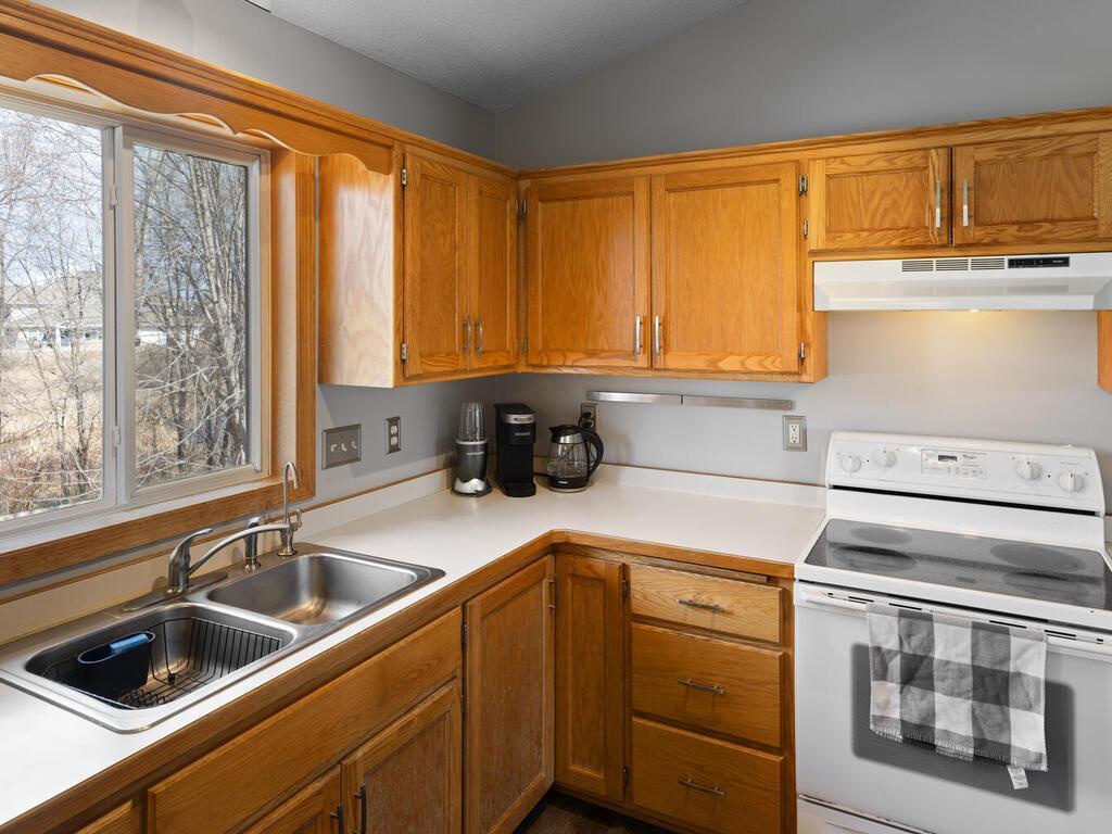 Open Kitchen with peninsula breakfast bar