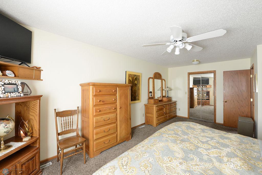 Primary bedroom with Walk-in Closet