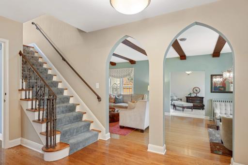 4404 Sunnyside Road, Edina, MN 55424