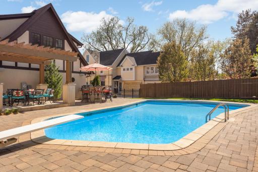 4404 Sunnyside Road, Edina, MN 55424