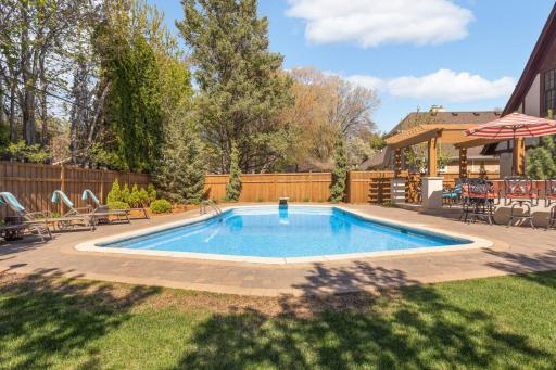 4404 Sunnyside Road, Edina, MN 55424