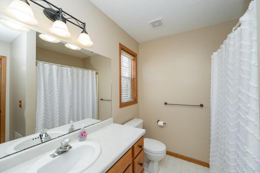 5209 Belmoral Lane NW, Rochester, MN 55901