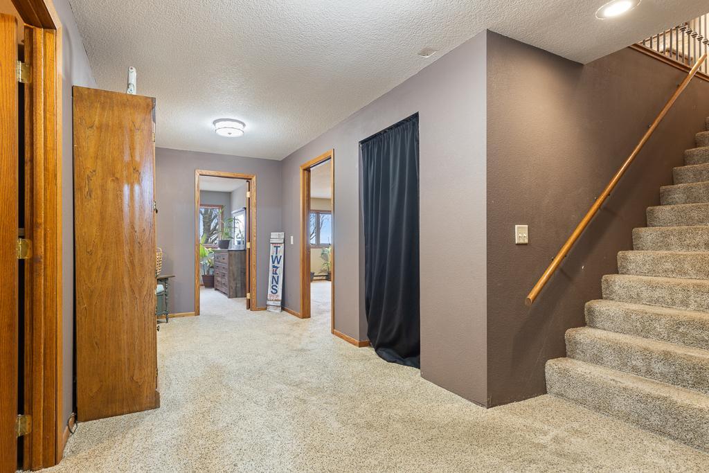 The lower level landing