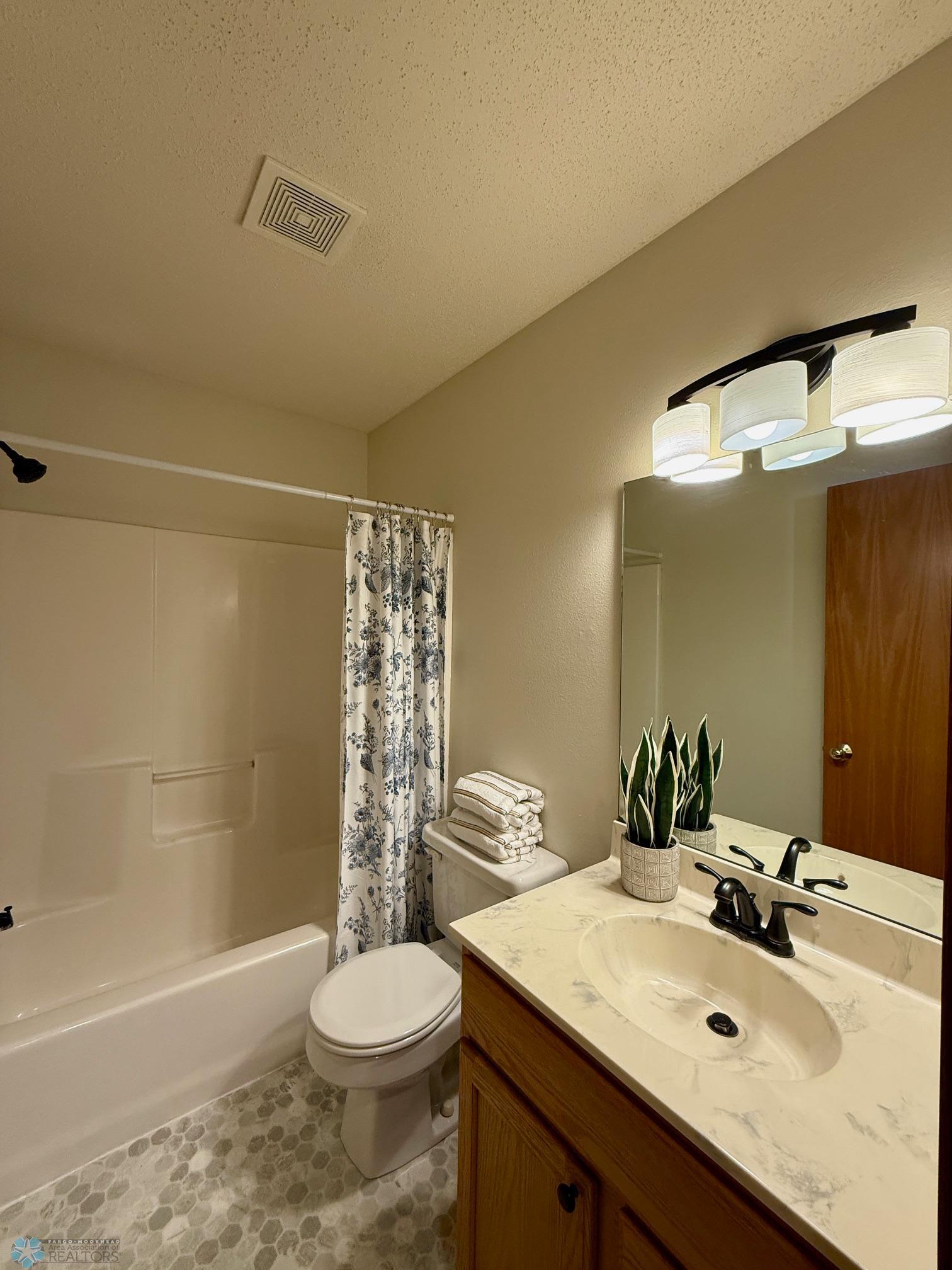 Lower Level Full Bath