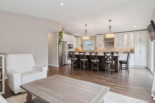 3233 Camelot Drive, Woodbury, MN 55125