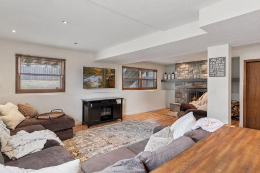 3233 Camelot Drive, Woodbury, MN 55125