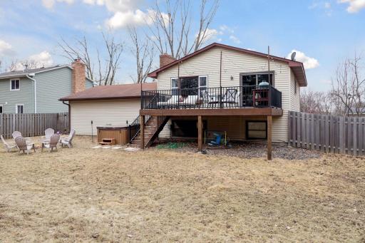 3233 Camelot Drive, Woodbury, MN 55125
