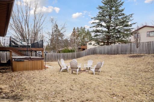 3233 Camelot Drive, Woodbury, MN 55125