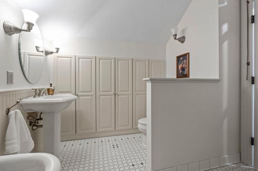 463 Ashland Avenue, Saint Paul, MN 55102