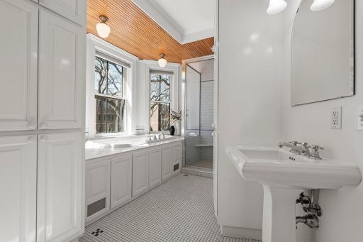 463 Ashland Avenue, Saint Paul, MN 55102