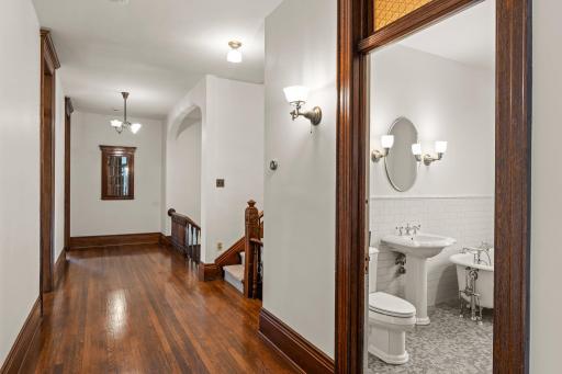 463 Ashland Avenue, Saint Paul, MN 55102