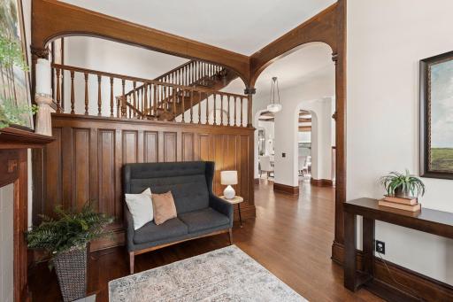 463 Ashland Avenue, Saint Paul, MN 55102