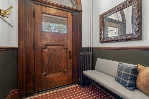 463 Ashland Avenue, Saint Paul, MN 55102