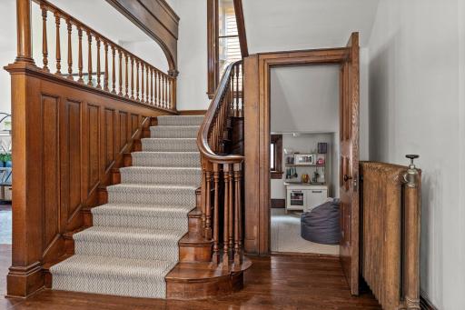 463 Ashland Avenue, Saint Paul, MN 55102