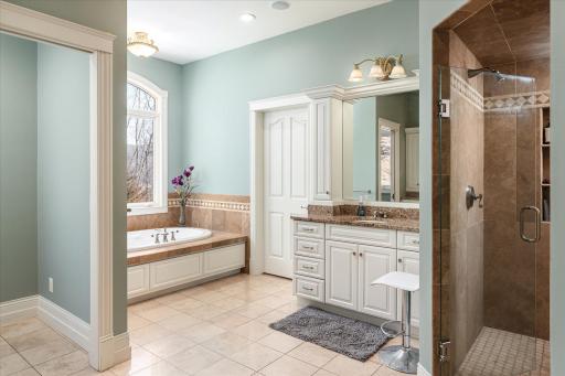 503 Country Club Lane, Onalaska, WI 54650