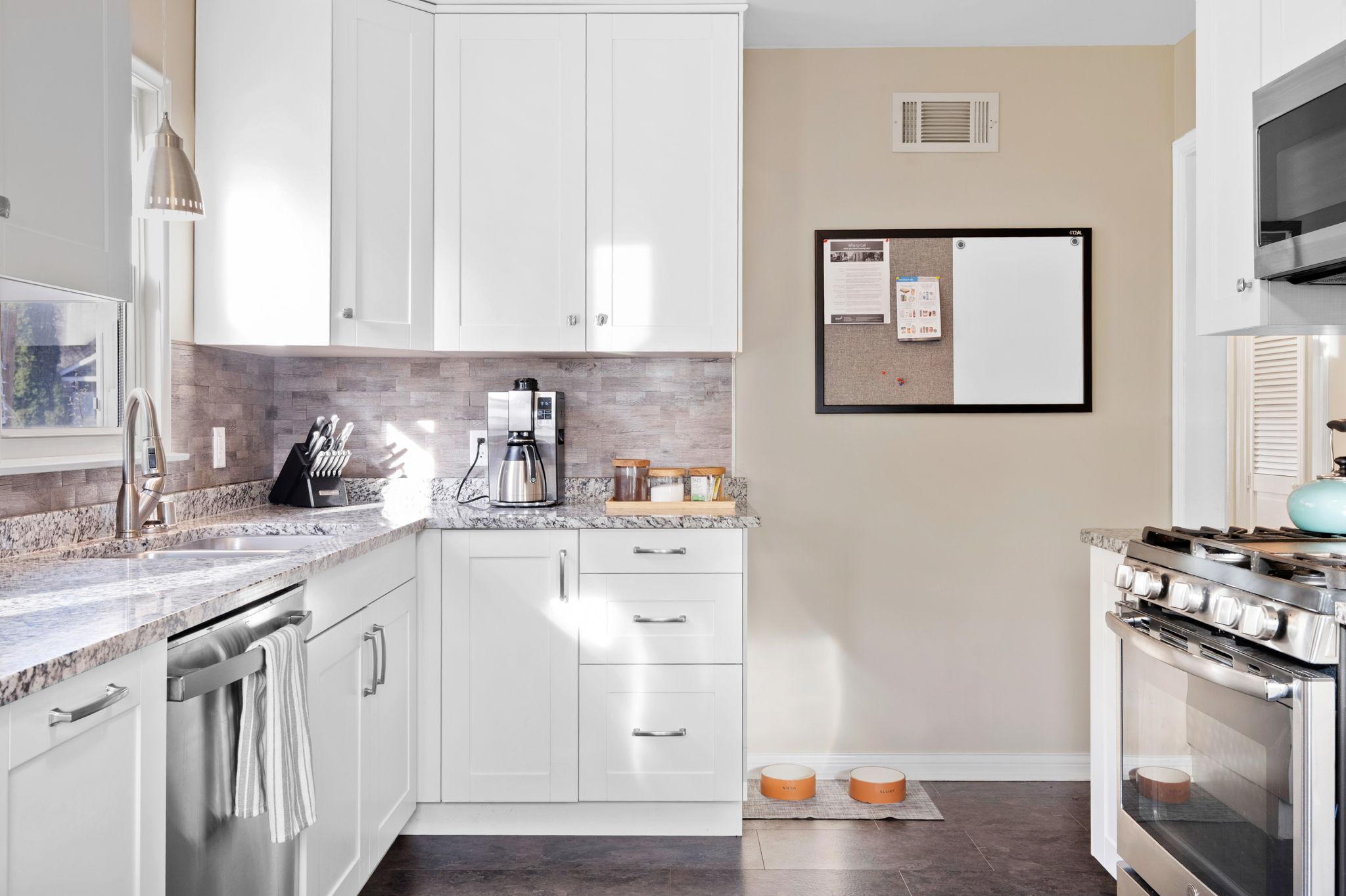 21-web-or-mls-3201 41st Ave S -21.jpg