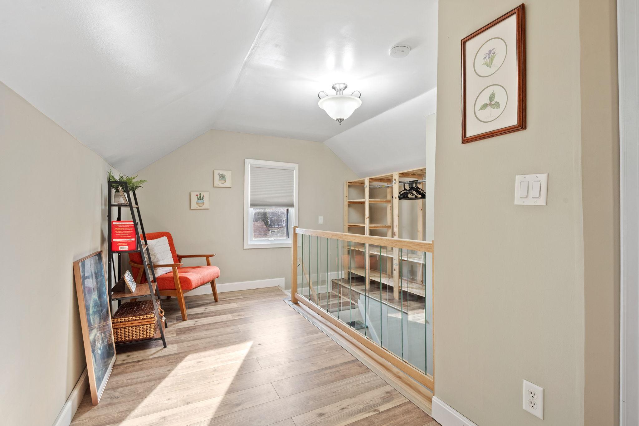 31-web-or-mls-3201 41st Ave S -31.jpg