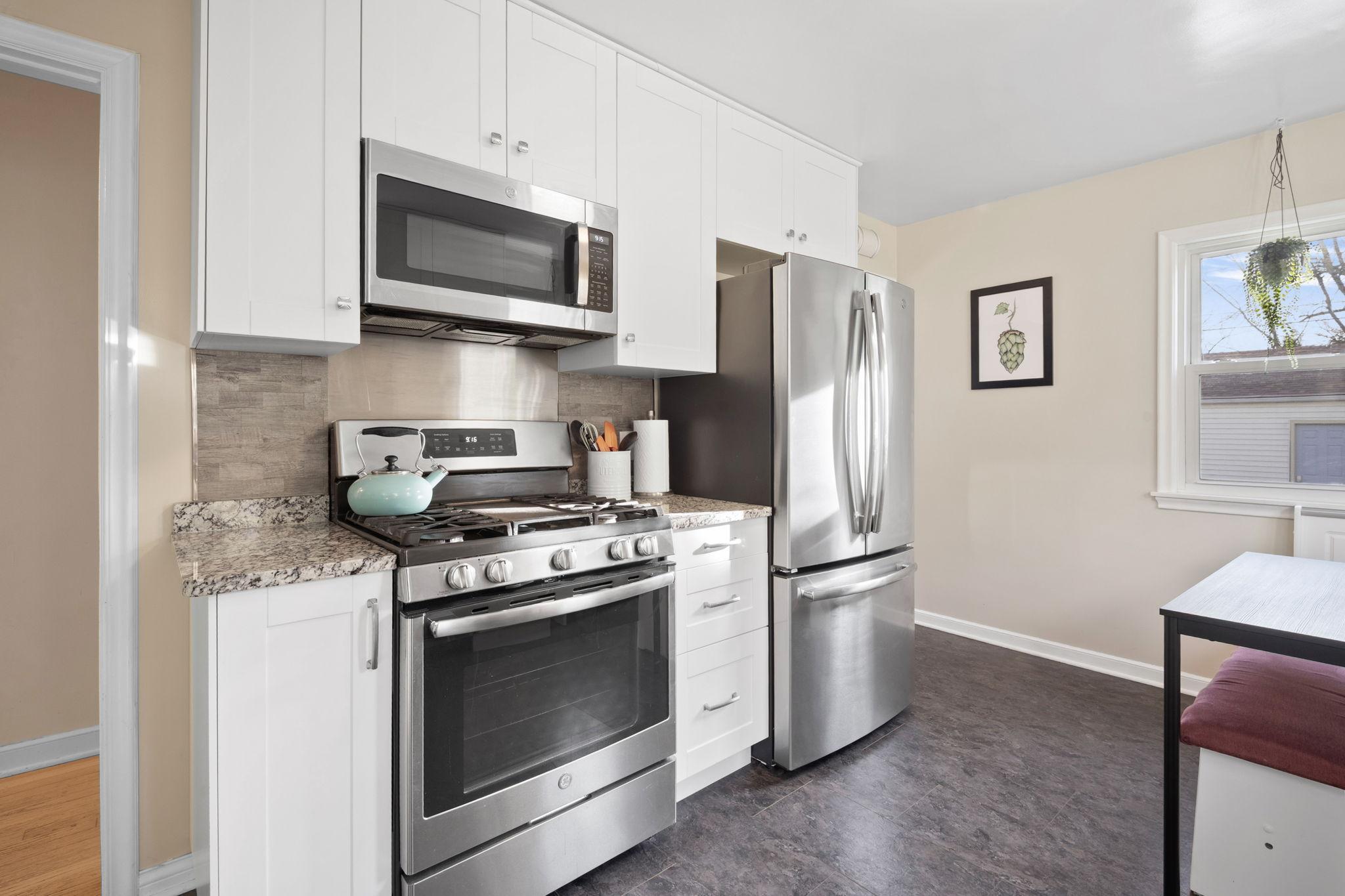 22-web-or-mls-3201 41st Ave S -22.jpg