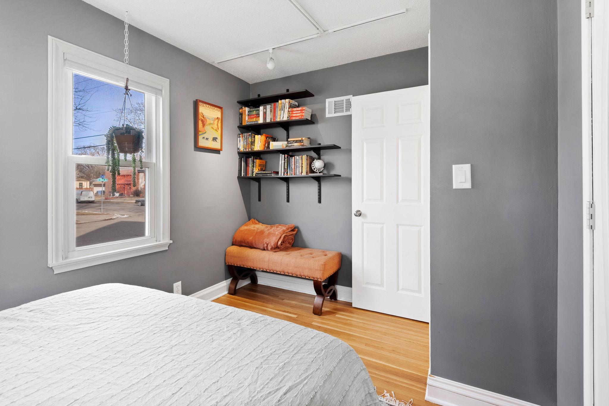 27-web-or-mls-3201 41st Ave S -27.jpg