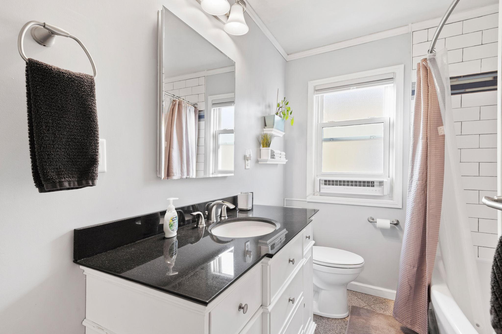 28-web-or-mls-3201 41st Ave S -28.jpg