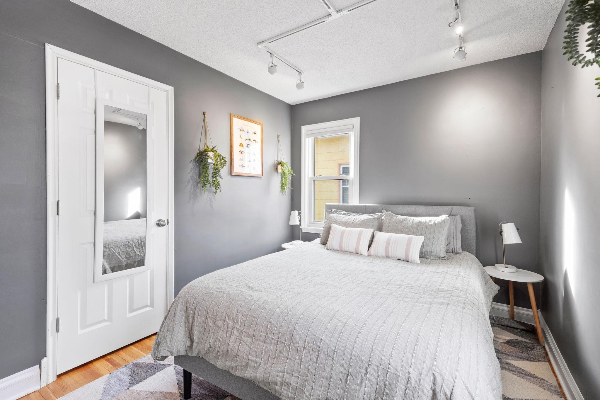 26-web-or-mls-3201 41st Ave S -26.jpg