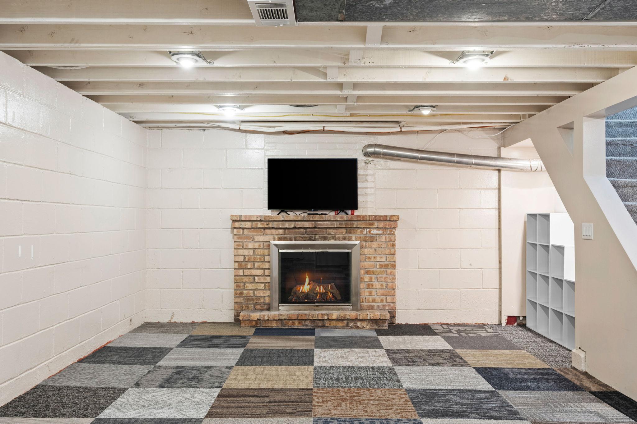 36-web-or-mls-3201 41st Ave S -36.jpg