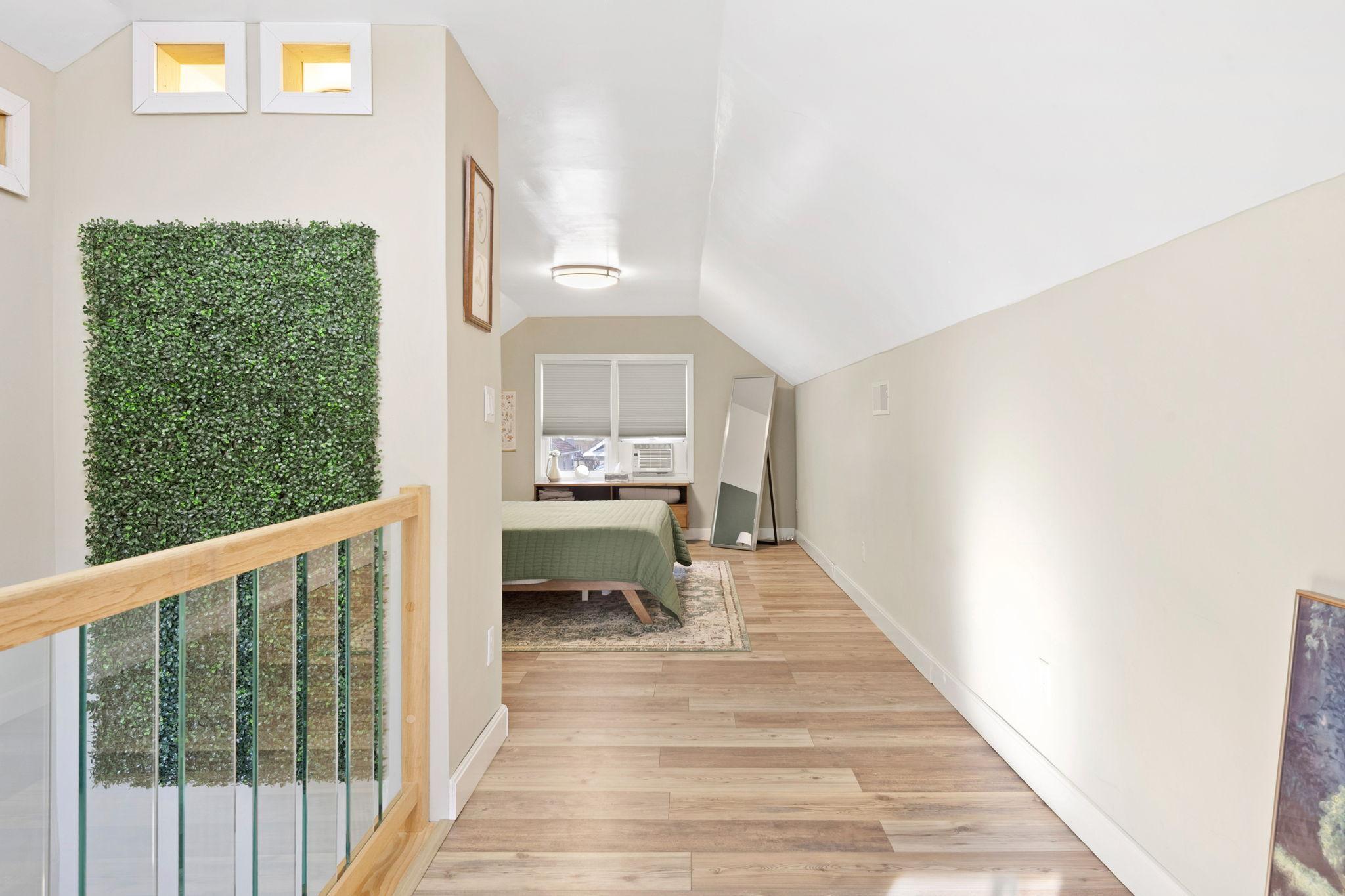 32-web-or-mls-3201 41st Ave S -32.jpg