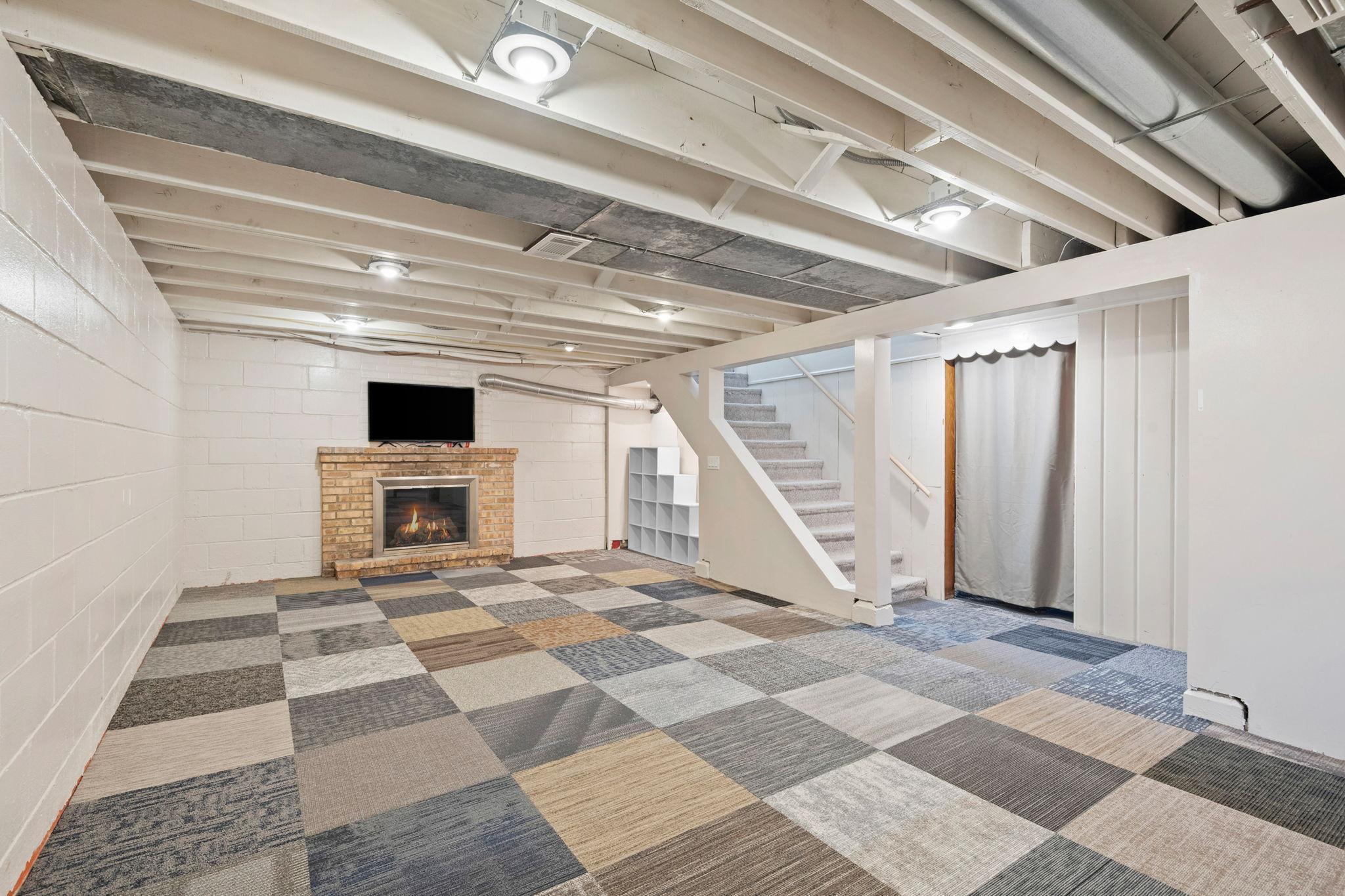 35-web-or-mls-3201 41st Ave S -35.jpg