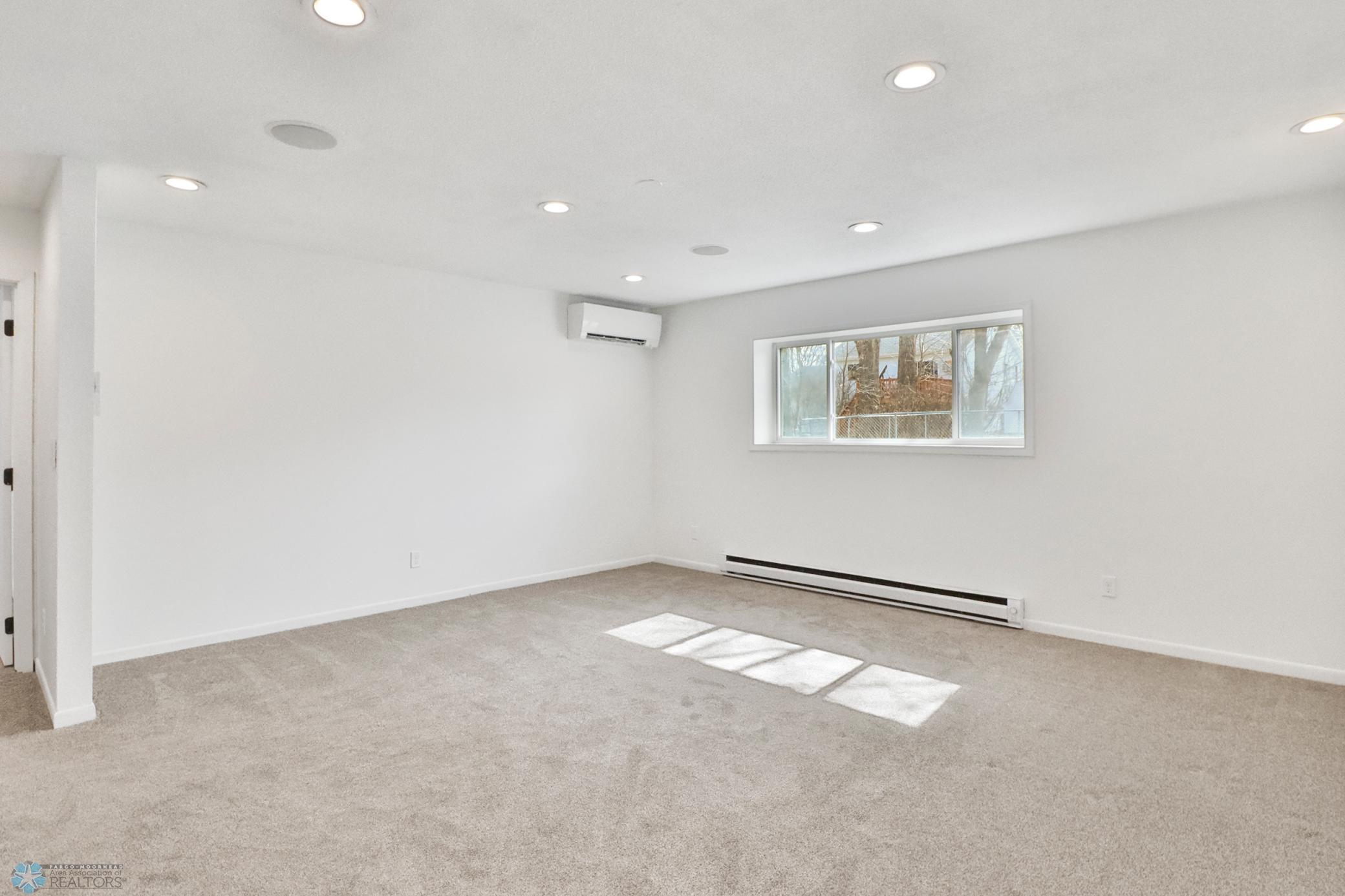 Basement1_2.JPG