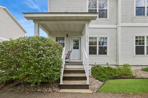 2929 Hemingway Drive, Chaska, MN 55318