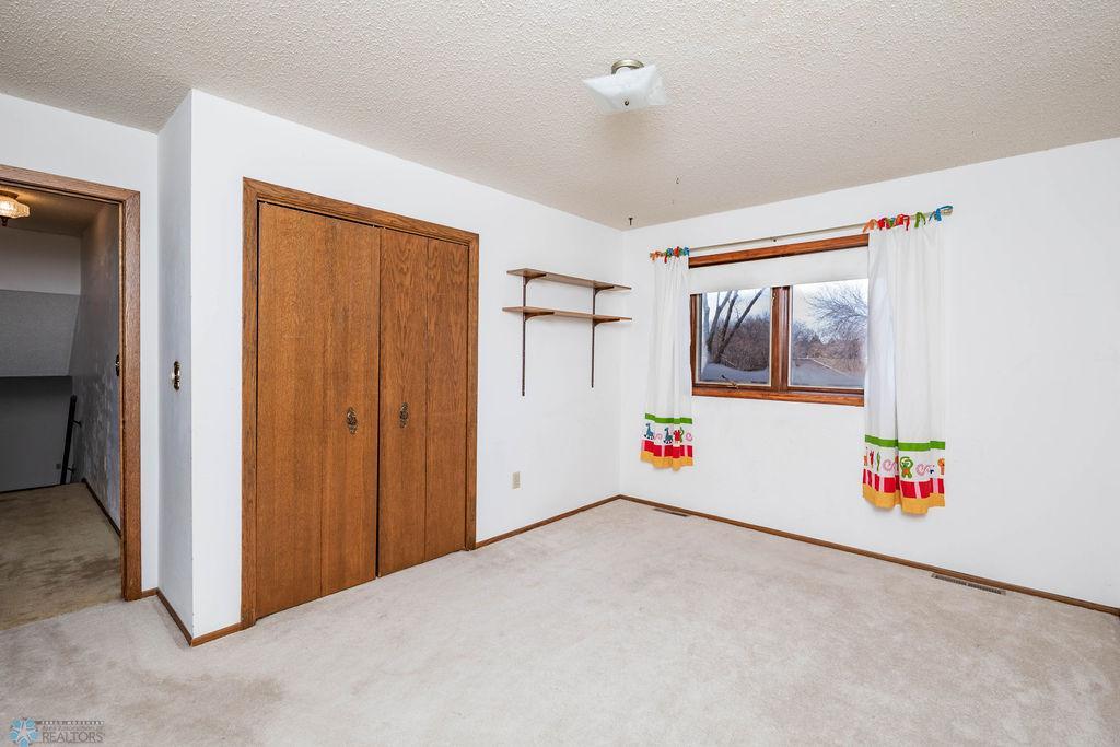 Upper 2nd Bdrm