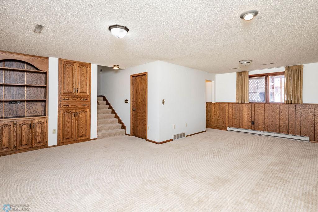 LL Fam Room