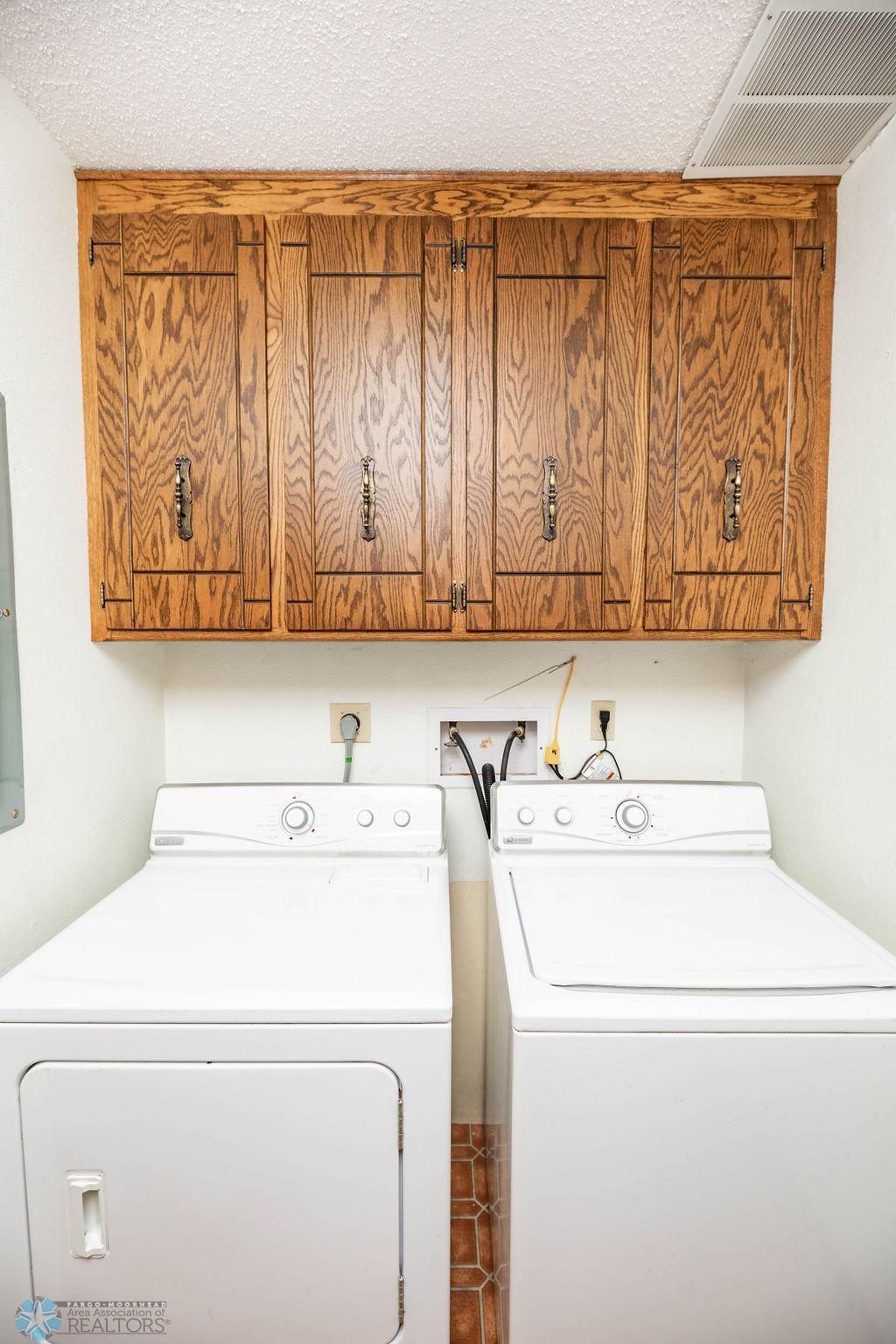 Washer/Dryer Included