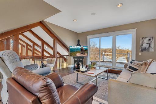 14998 Highway 71 NE, New London, MN 56273