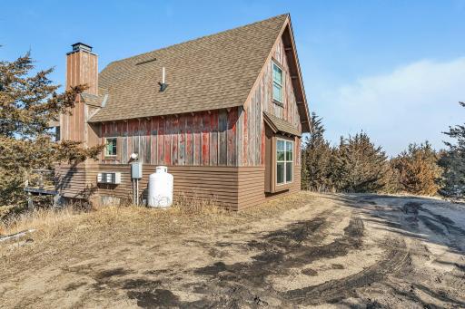 14998 Highway 71 NE, New London, MN 56273