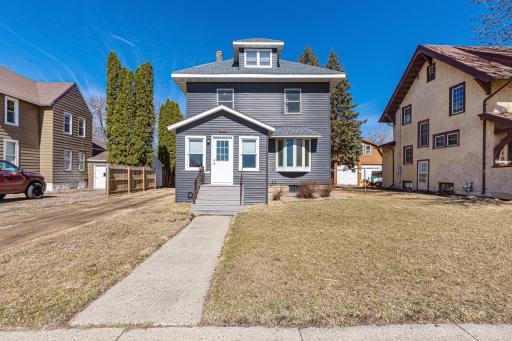 211 3rd Avenue NE, Waseca, MN 56093