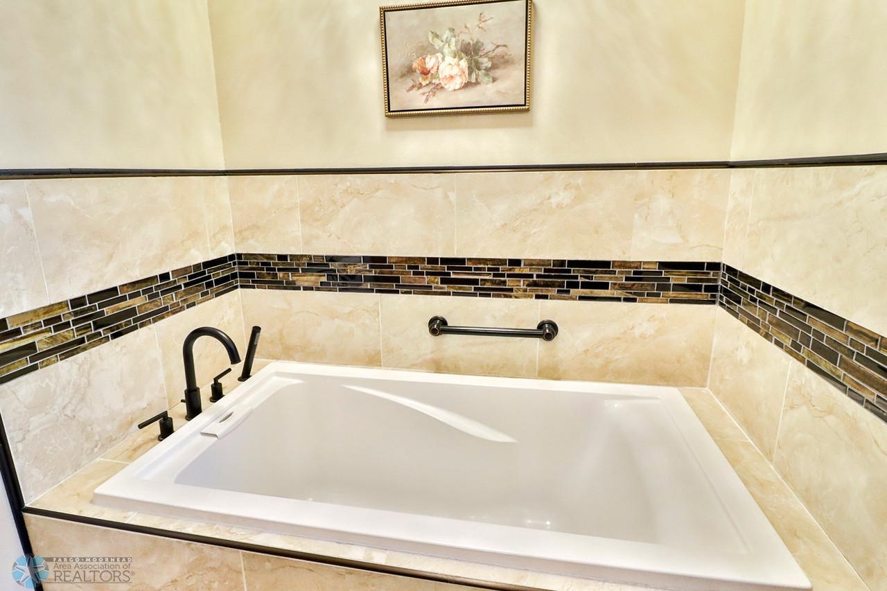 Primary Bathroom1_4-1280.JPG