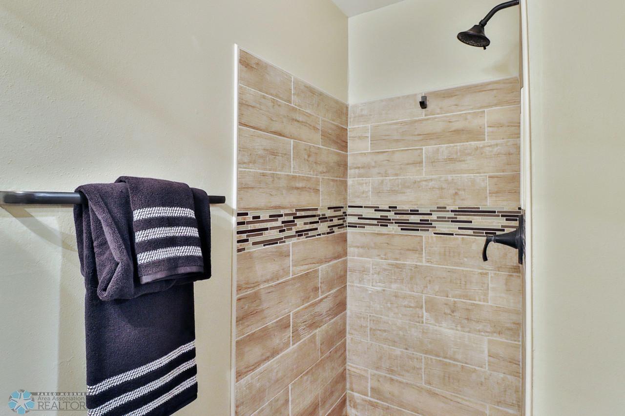 Bathroom2_2-1280.JPG