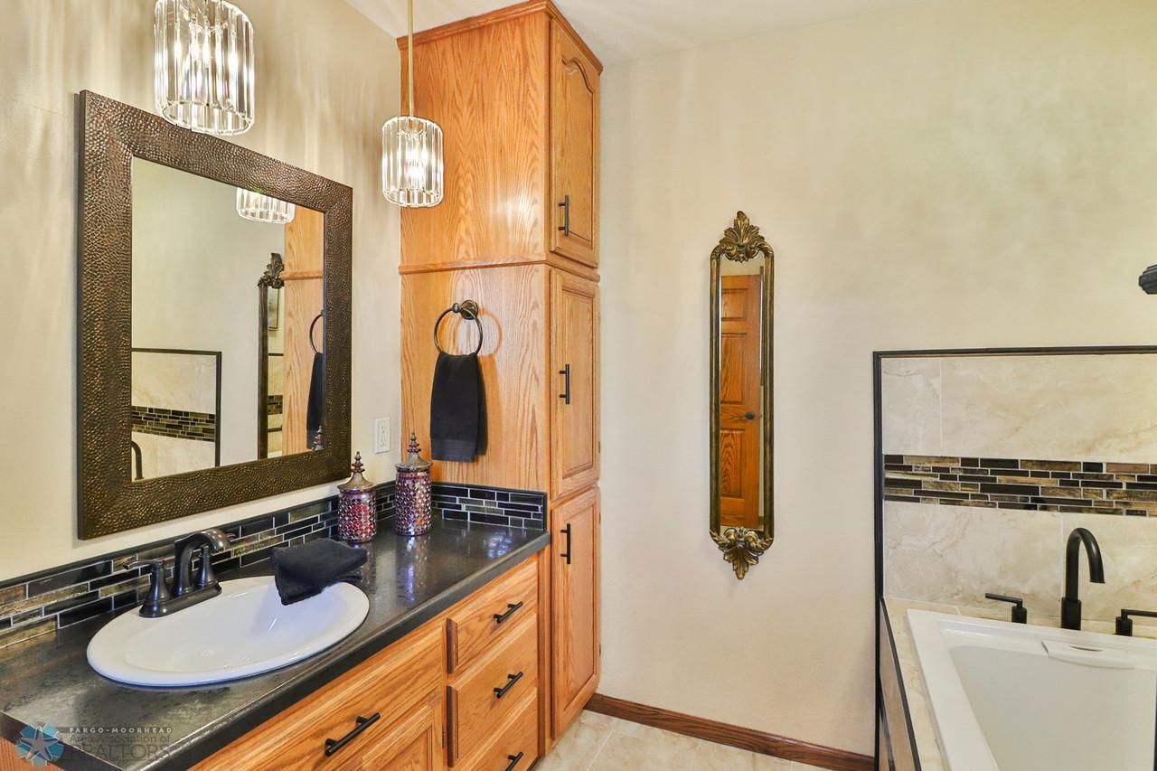 Primary Bathroom1_1-1280.JPG